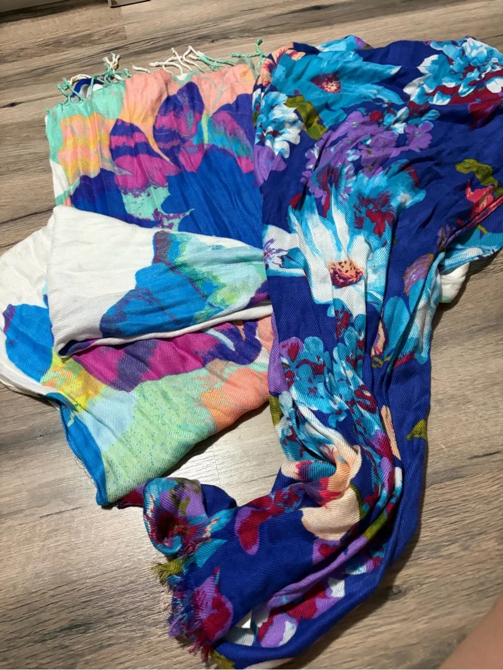Set of 2 Floral Multicolor scarves - vibrant color